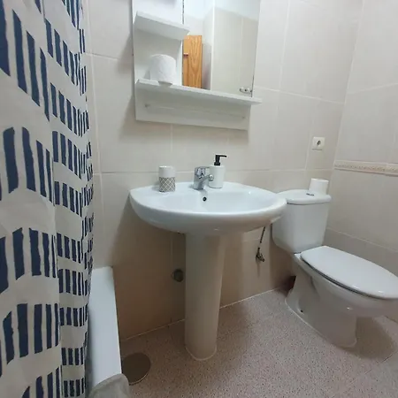 Views Of Beach, Two Apartamento *